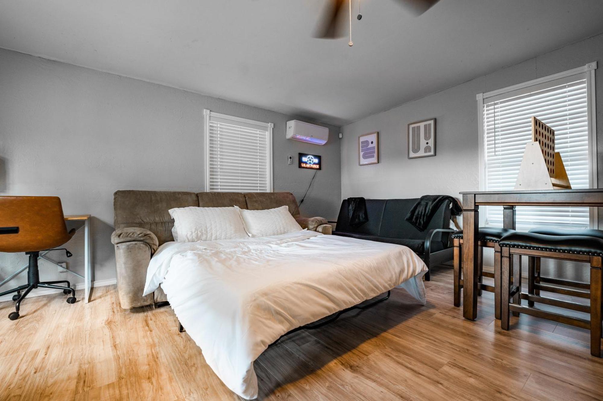 Cozy 3 Bedroom With Hot Tub 2 Min Away From Lackland San Antonio Exterior foto