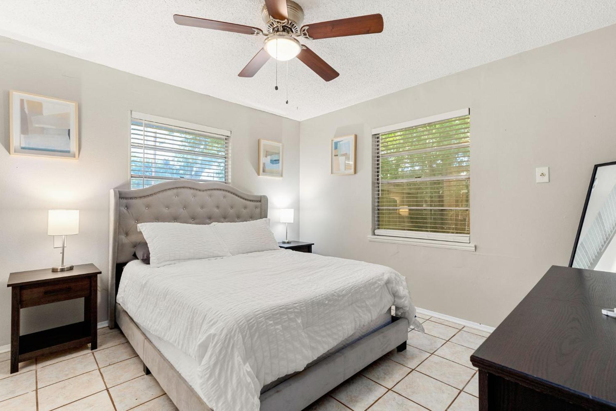Cozy 3 Bedroom With Hot Tub 2 Min Away From Lackland San Antonio Exterior foto