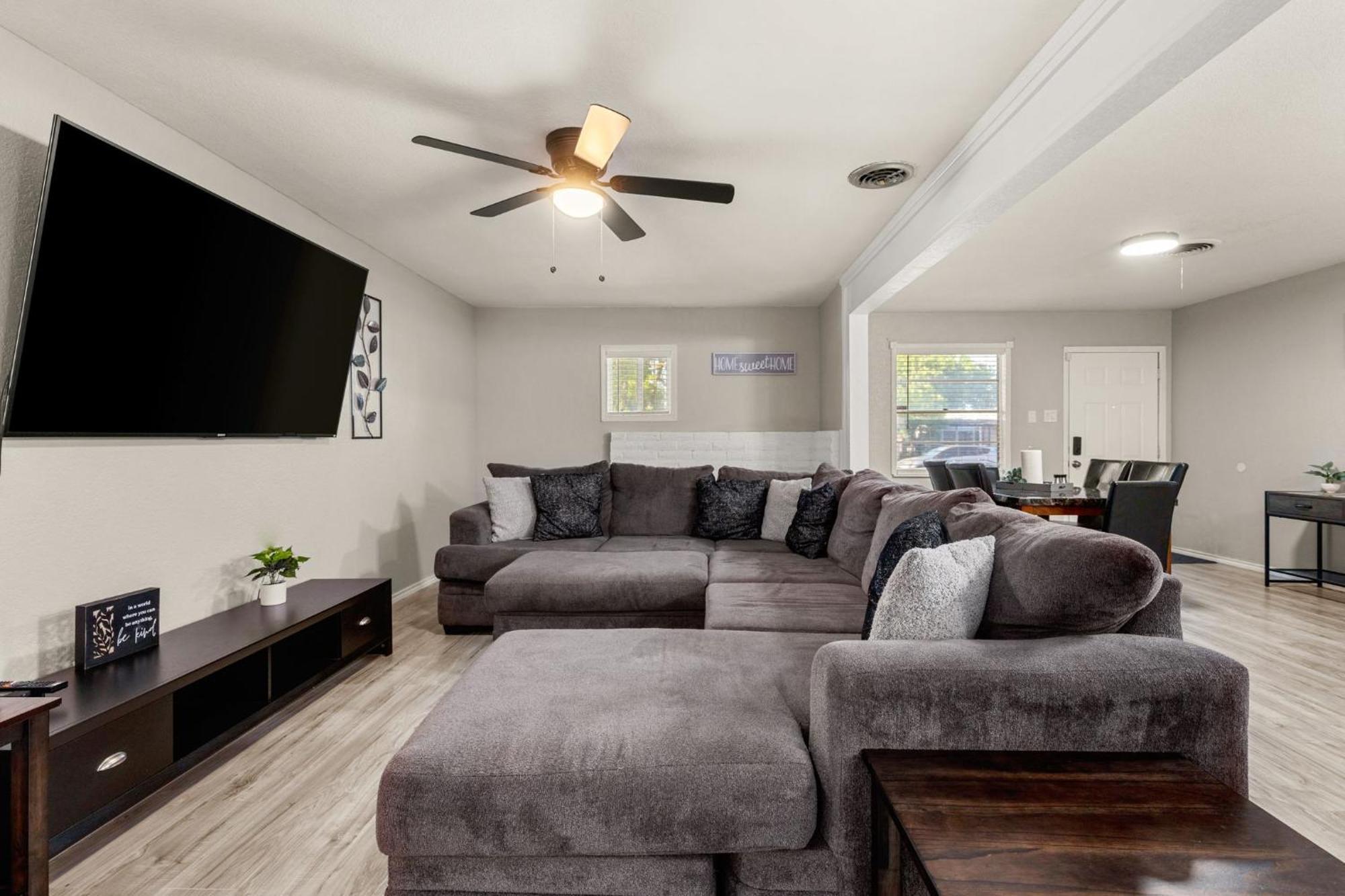 Cozy 3 Bedroom With Hot Tub 2 Min Away From Lackland San Antonio Exterior foto